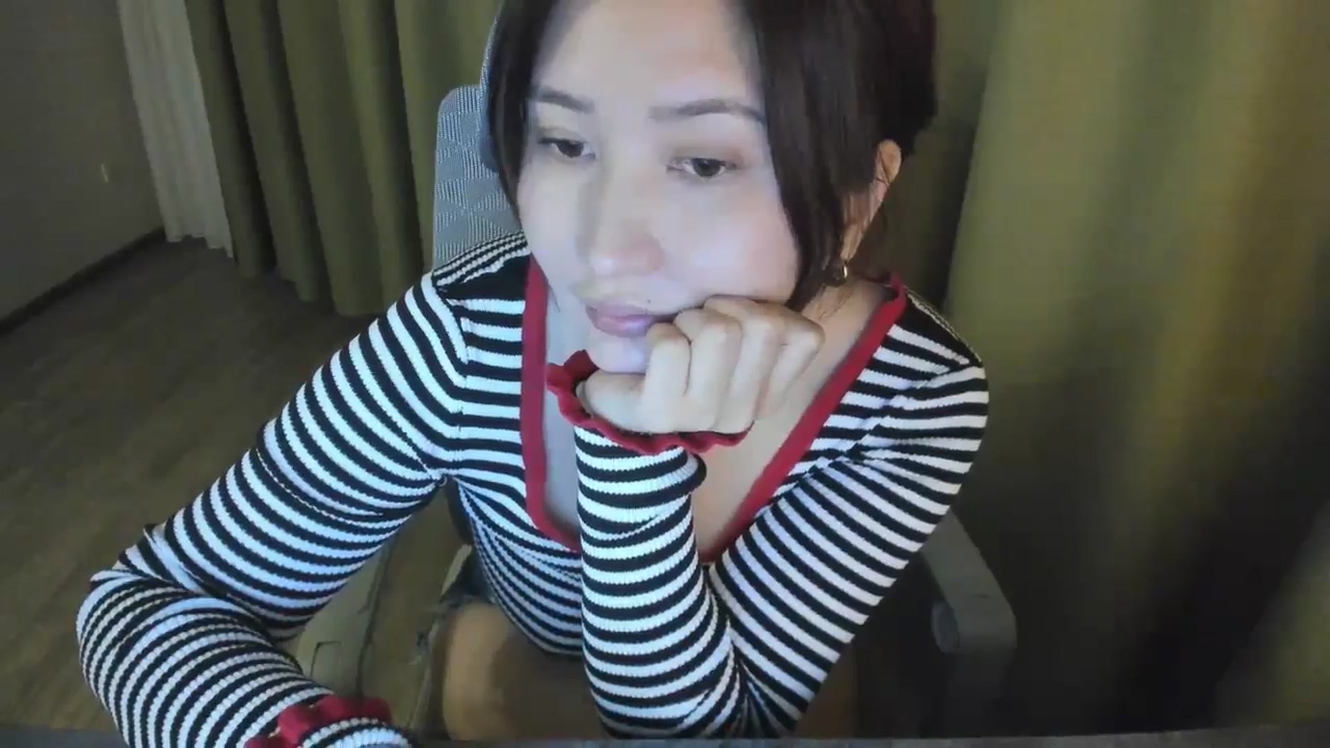 Gallery image thumbnail from Elfleurit's myfreecams stream on, 05/03/2024, 18:35 image 20 of 20