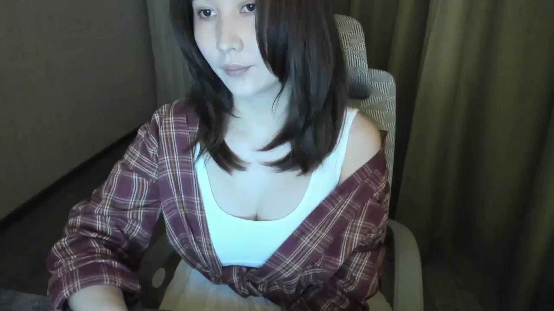 Gallery image thumbnail from Elfleurit's myfreecams stream on, 05/09/2024, 18:24 image 3 of 20