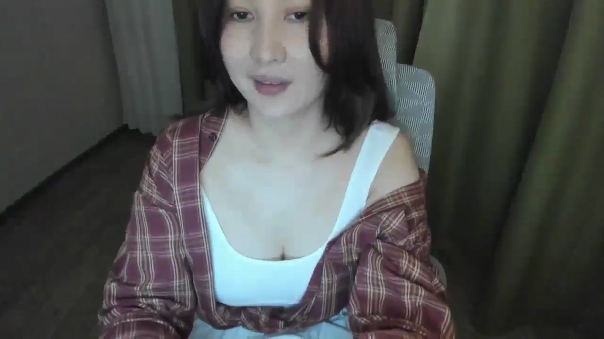 Gallery image thumbnail from Elfleurit's myfreecams stream on, 05/09/2024, 20:24 image 16 of 20