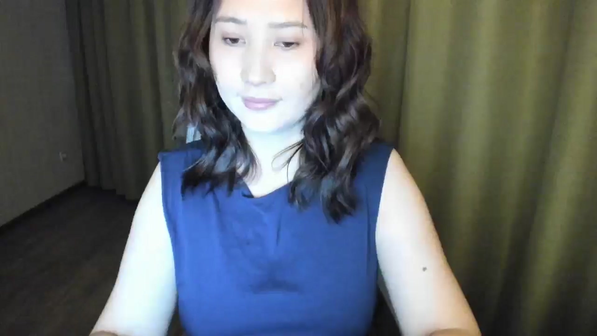 Gallery image thumbnail from Elfleurit's myfreecams stream on, 05/19/2024, 19:11 image 7 of 20