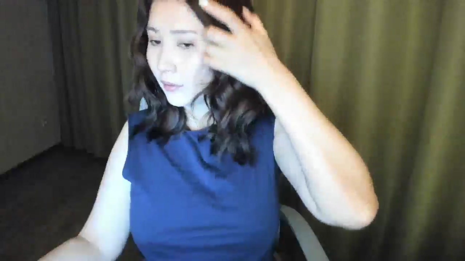Gallery image thumbnail from Elfleurit's myfreecams stream on, 05/19/2024, 19:11 image 9 of 20