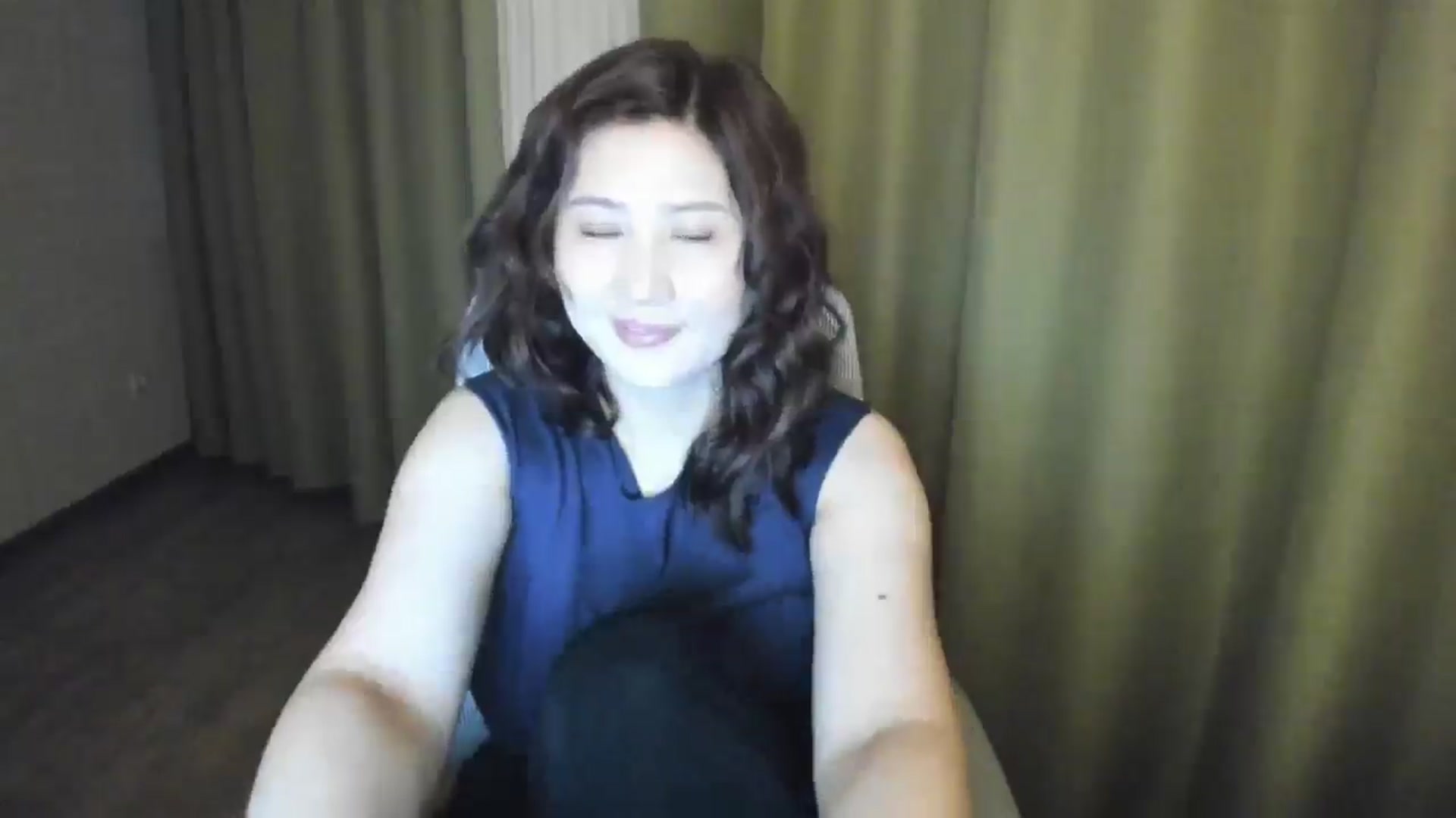 Gallery image thumbnail from Elfleurit's myfreecams stream on, 05/19/2024, 19:11 image 12 of 20