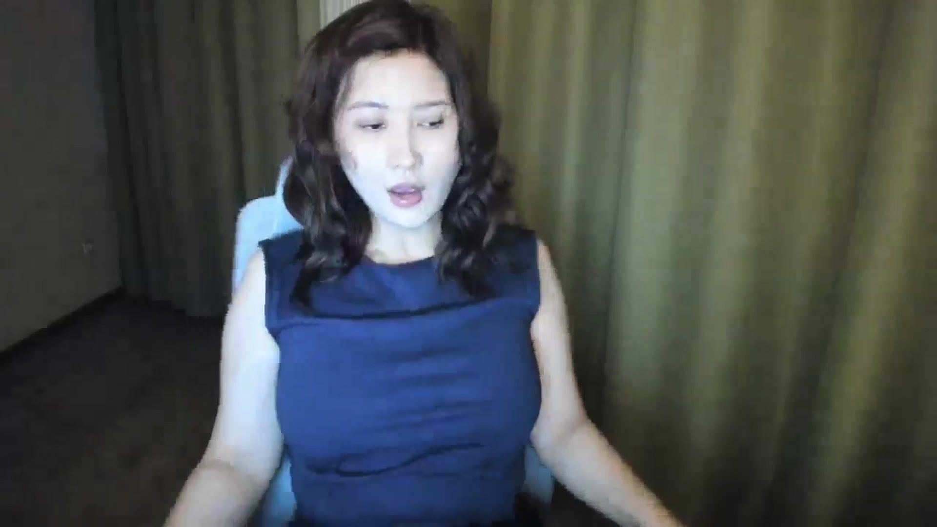 Gallery image thumbnail from Elfleurit's myfreecams stream on, 05/19/2024, 19:11 image 14 of 20