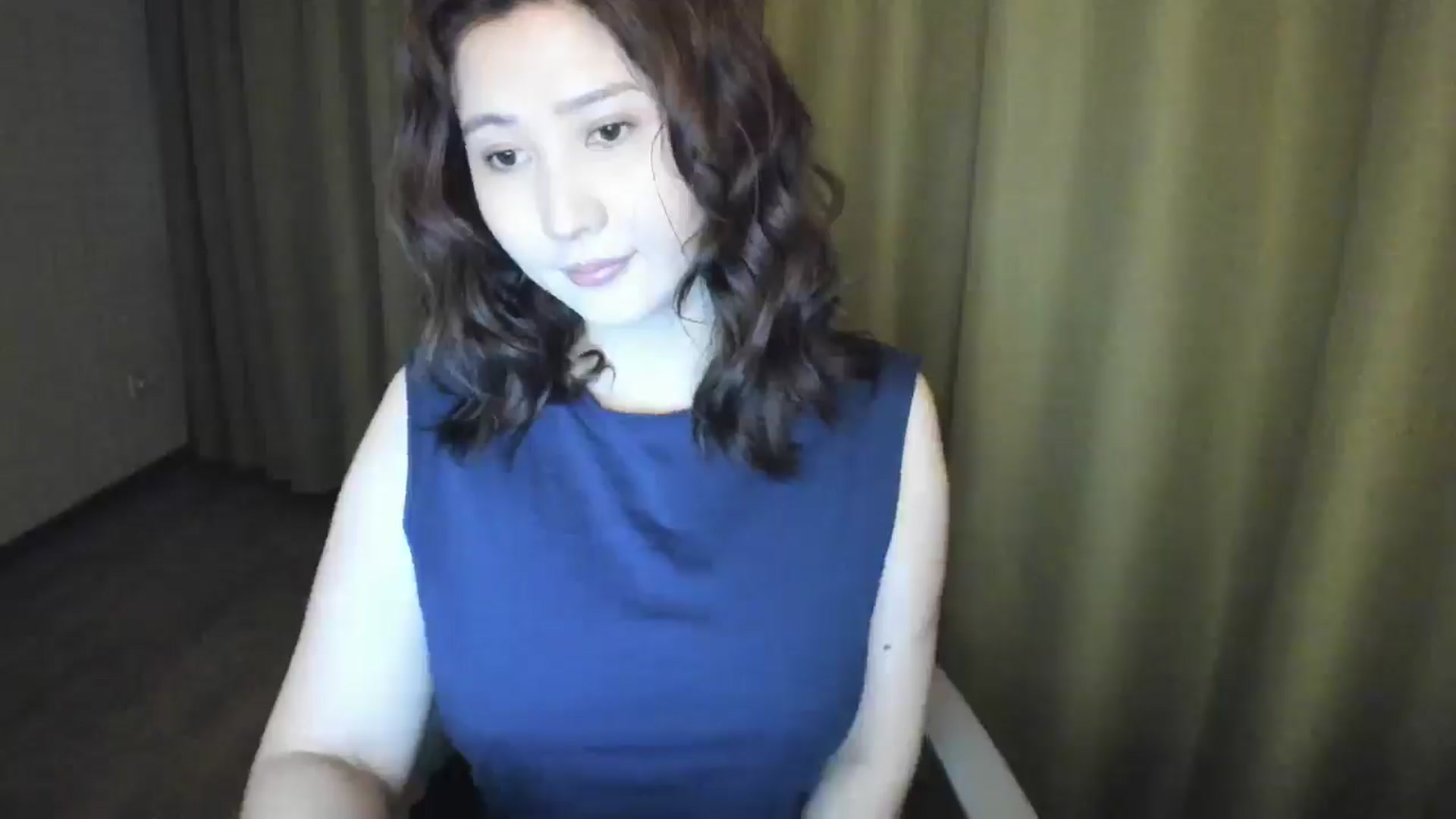 Gallery image thumbnail from Elfleurit's myfreecams stream on, 05/19/2024, 19:11 image 13 of 20