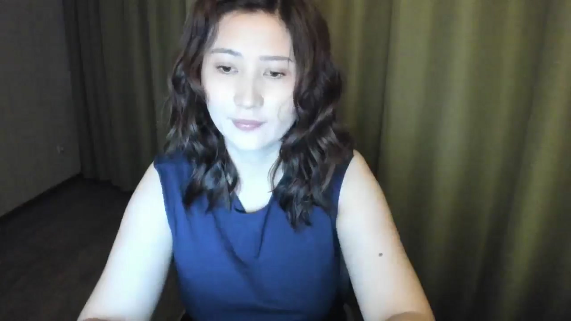 Gallery image thumbnail from Elfleurit's myfreecams stream on, 05/19/2024, 19:11 image 4 of 20