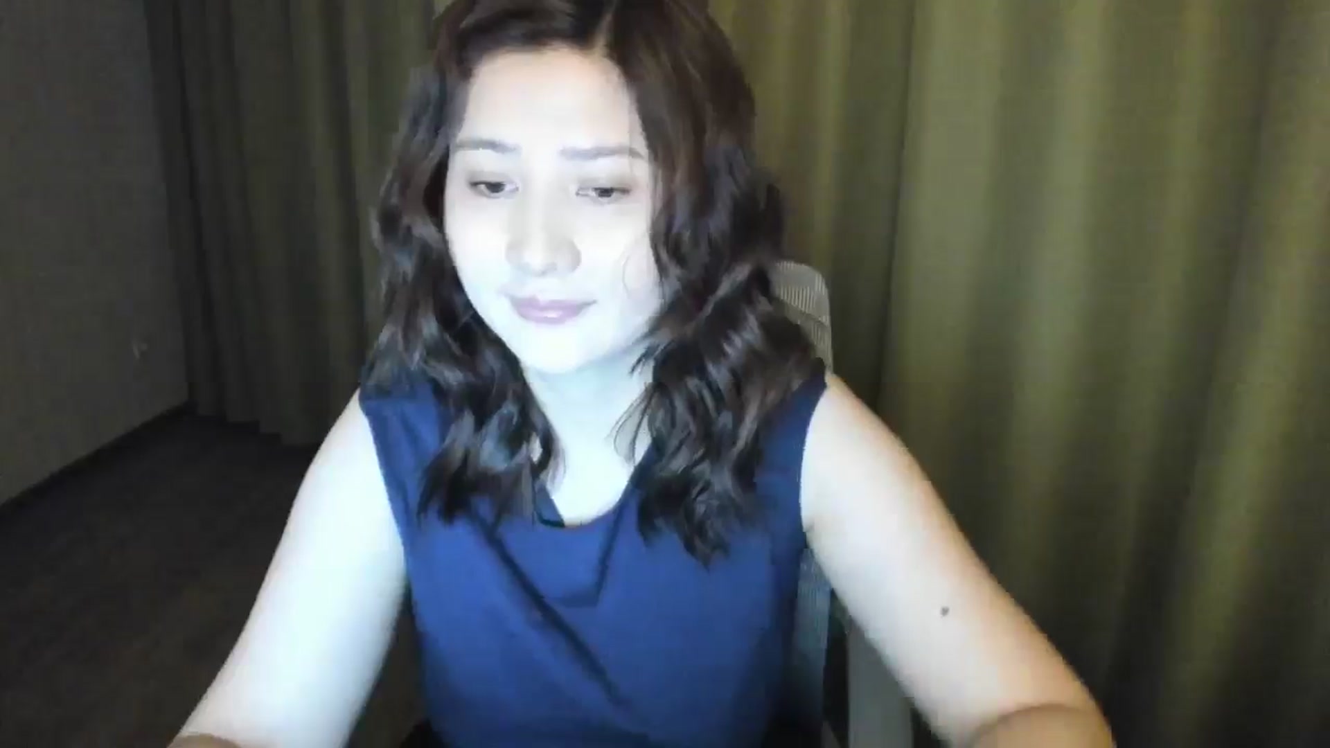 Gallery image thumbnail from Elfleurit's myfreecams stream on, 05/19/2024, 19:11 image 5 of 20