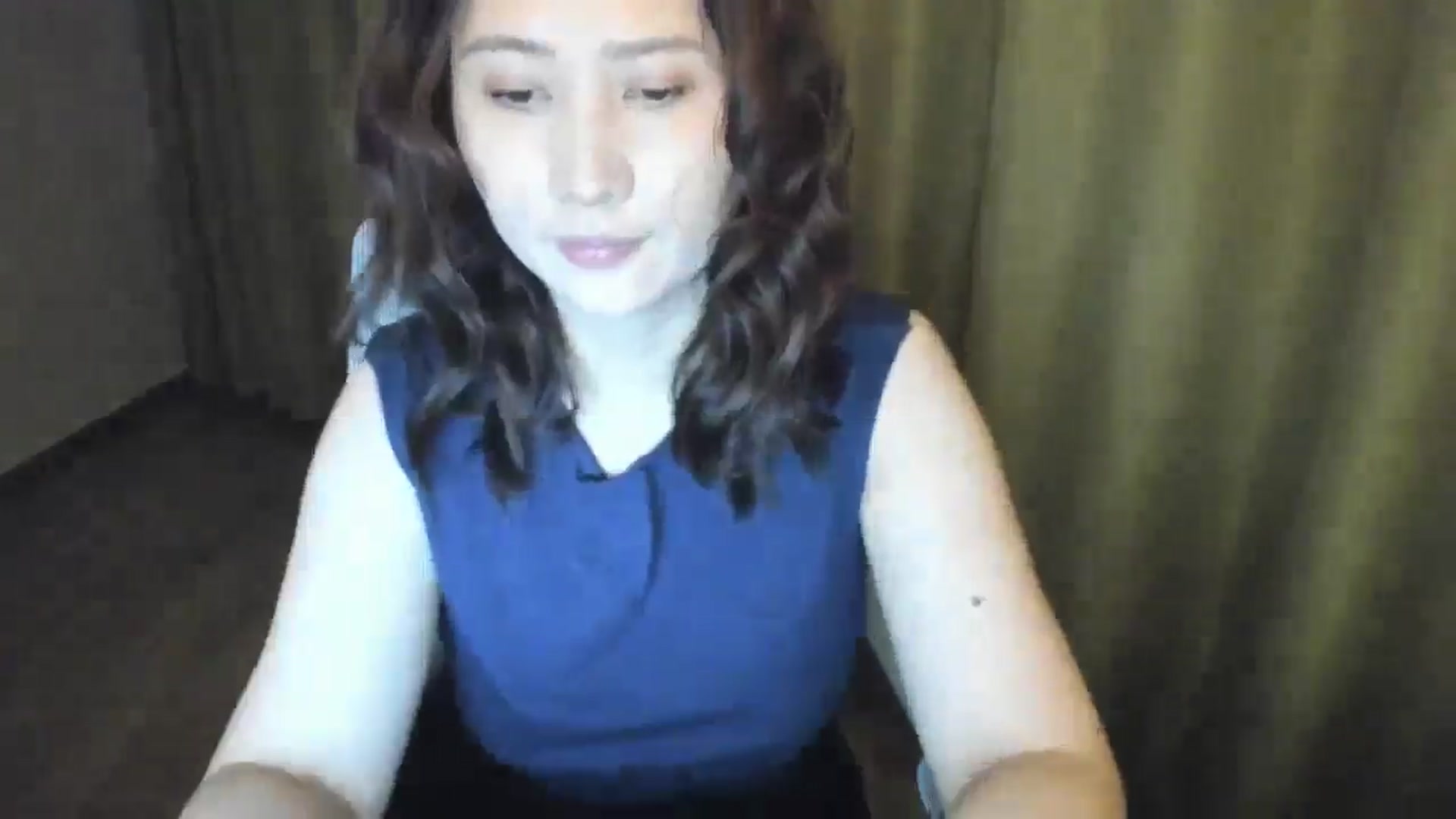 Gallery image thumbnail from Elfleurit's myfreecams stream on, 05/19/2024, 19:11 image 19 of 20