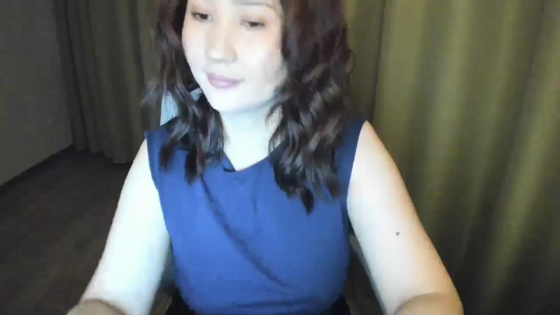 Gallery image thumbnail from Elfleurit's myfreecams stream on, 05/19/2024, 19:11 image 18 of 20
