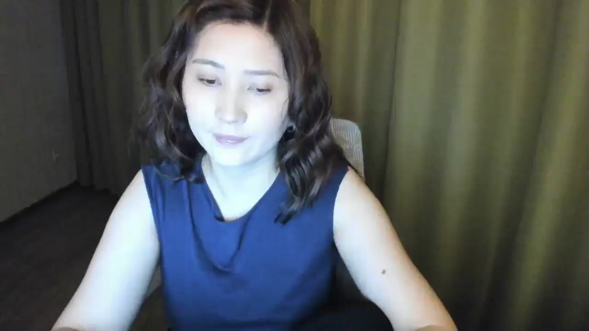 Gallery image thumbnail from Elfleurit's myfreecams stream on, 05/19/2024, 19:11 image 10 of 20