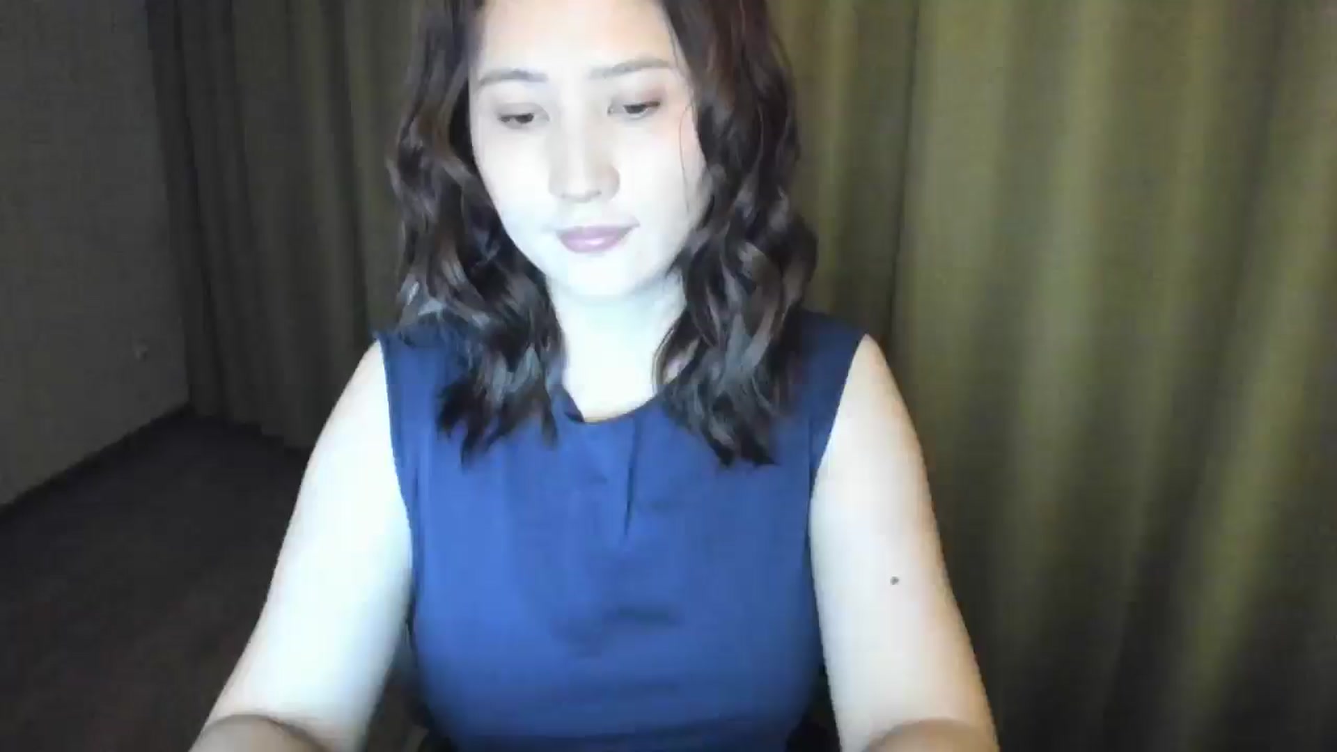 Gallery image thumbnail from Elfleurit's myfreecams stream on, 05/19/2024, 19:11 image 3 of 20
