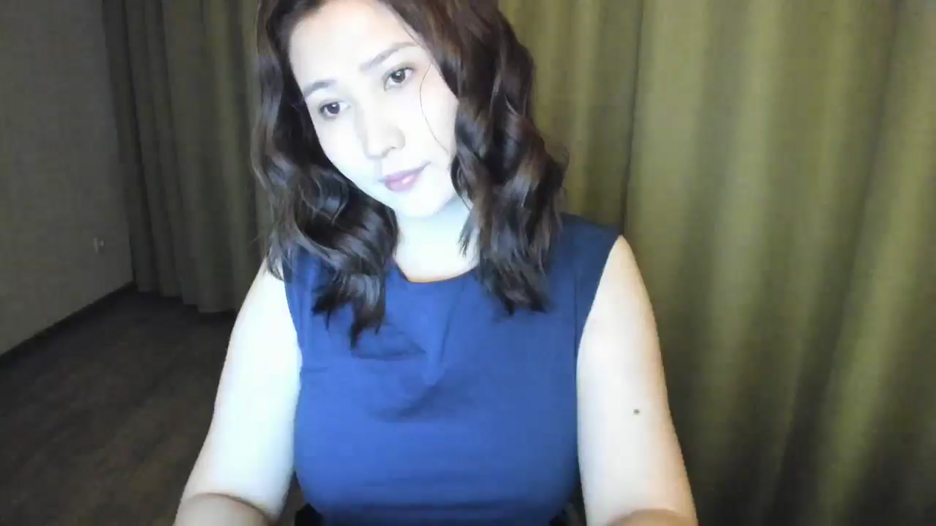 Gallery image thumbnail from Elfleurit's myfreecams stream on, 05/19/2024, 19:11 image 2 of 20