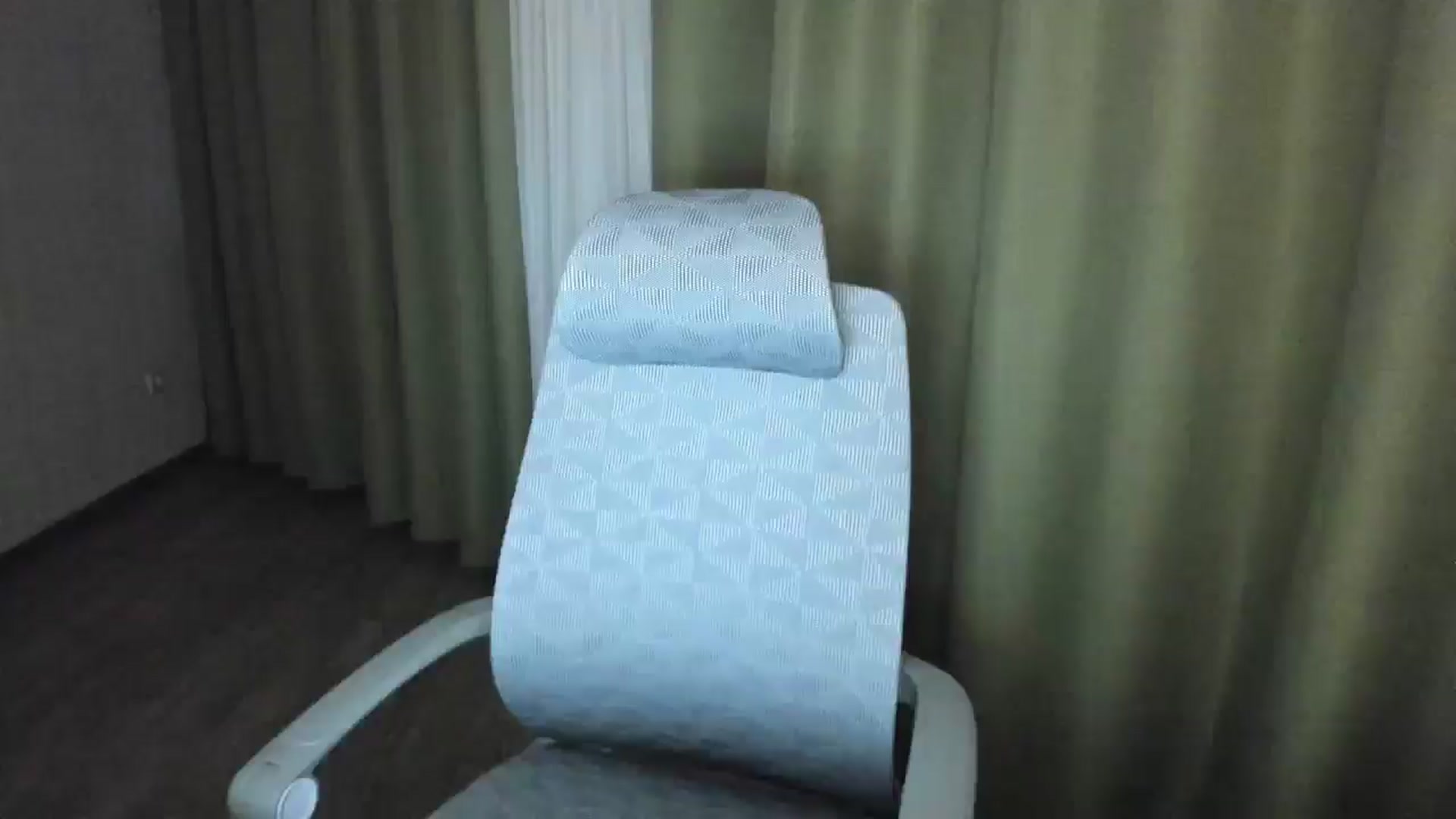 Gallery image thumbnail from Elfleurit's myfreecams stream on, 05/19/2024, 19:11 image 1 of 20