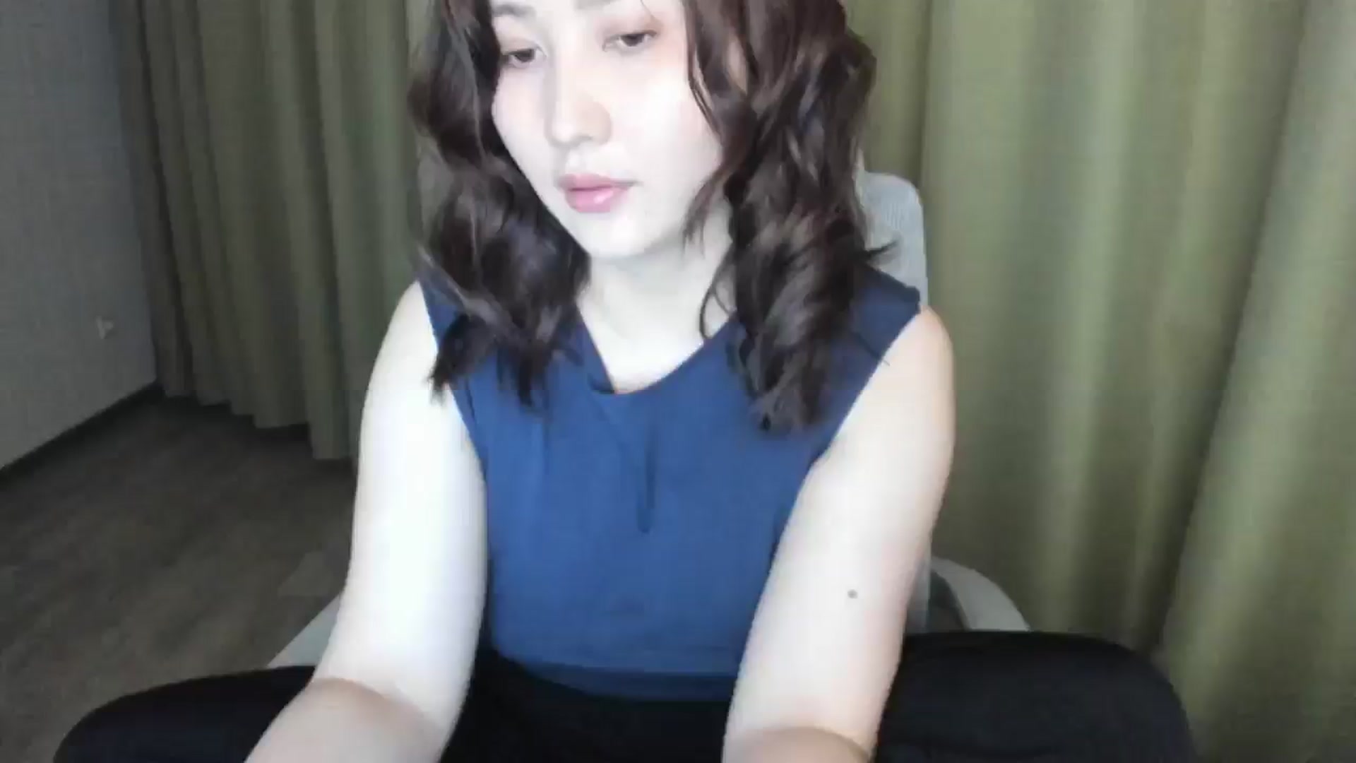 Gallery image thumbnail from Elfleurit's myfreecams stream on, 05/19/2024, 22:35 image 13 of 20