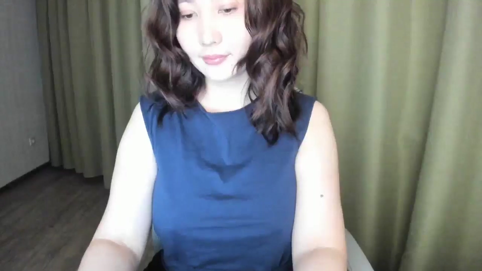 Gallery image thumbnail from Elfleurit's myfreecams stream on, 05/19/2024, 22:35 image 12 of 20