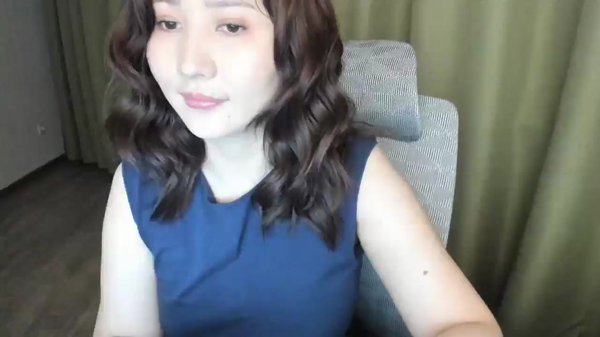 Gallery image thumbnail from Elfleurit's myfreecams stream on, 05/19/2024, 22:35 image 4 of 20
