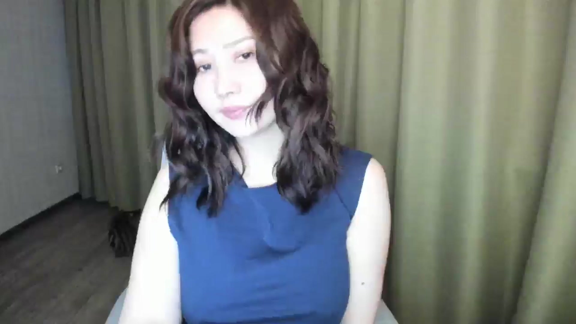 Gallery image thumbnail from Elfleurit's myfreecams stream on, 05/19/2024, 23:38 image 8 of 20