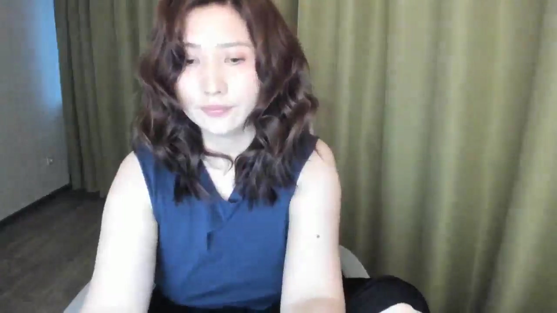 Gallery image thumbnail from Elfleurit's myfreecams stream on, 05/19/2024, 23:38 image 15 of 20