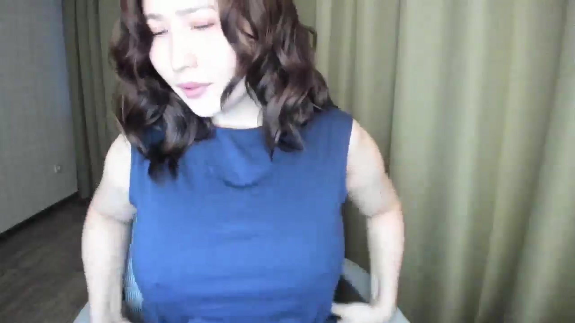 Gallery image thumbnail from Elfleurit's myfreecams stream on, 05/19/2024, 23:38 image 11 of 20
