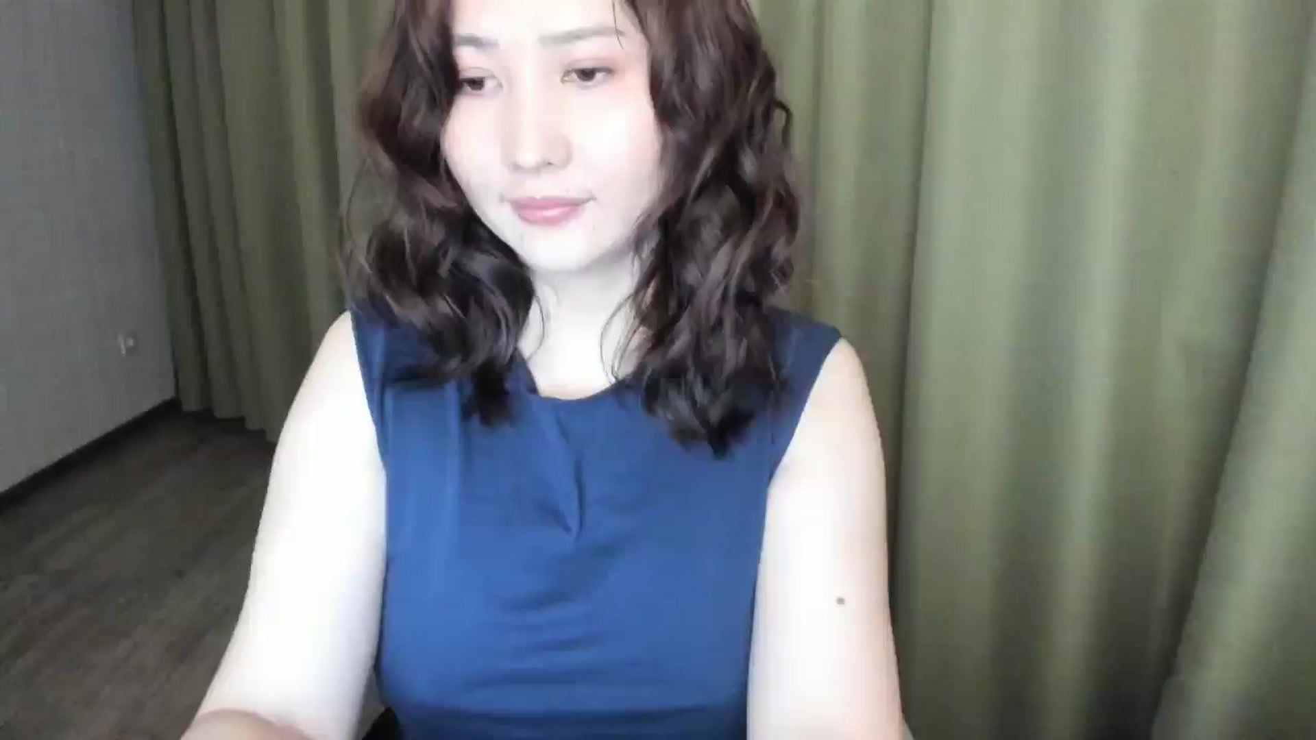 Gallery image thumbnail from Elfleurit's myfreecams stream on, 05/19/2024, 23:38 image 4 of 20