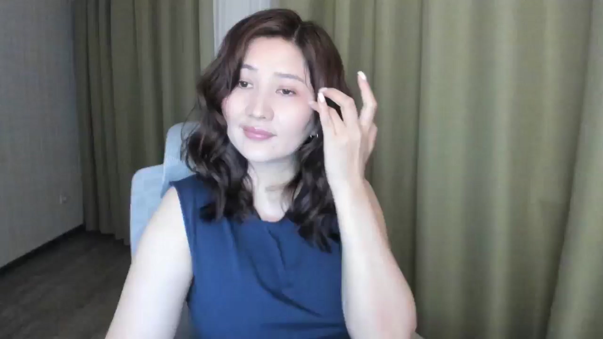 Gallery image thumbnail from Elfleurit's myfreecams stream on, 05/19/2024, 23:38 image 1 of 20