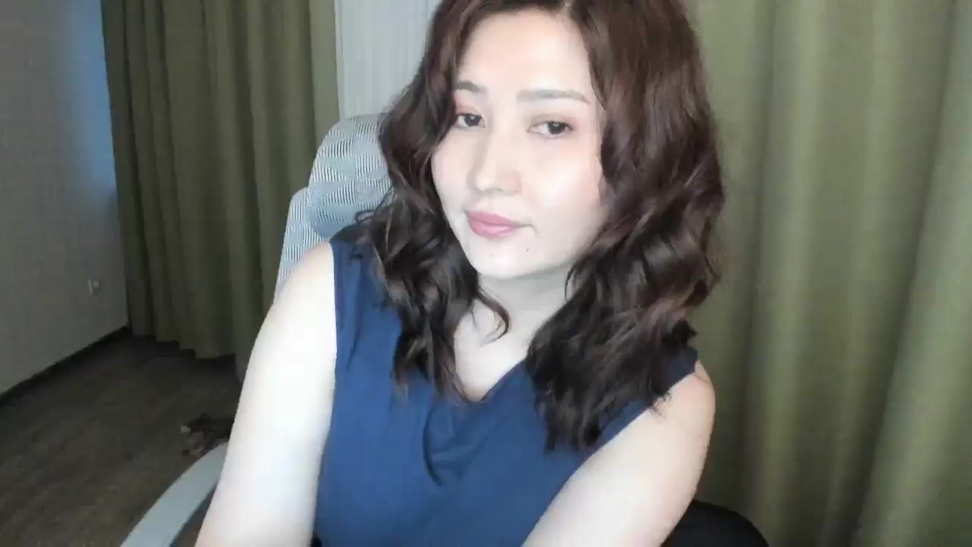 Gallery image thumbnail from Elfleurit's myfreecams stream on, 05/19/2024, 23:38 image 14 of 20