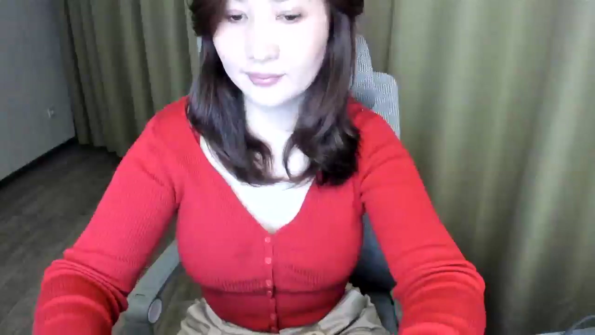 Gallery image thumbnail from Elfleurit's myfreecams stream on, 05/21/2024, 20:05 image 3 of 20