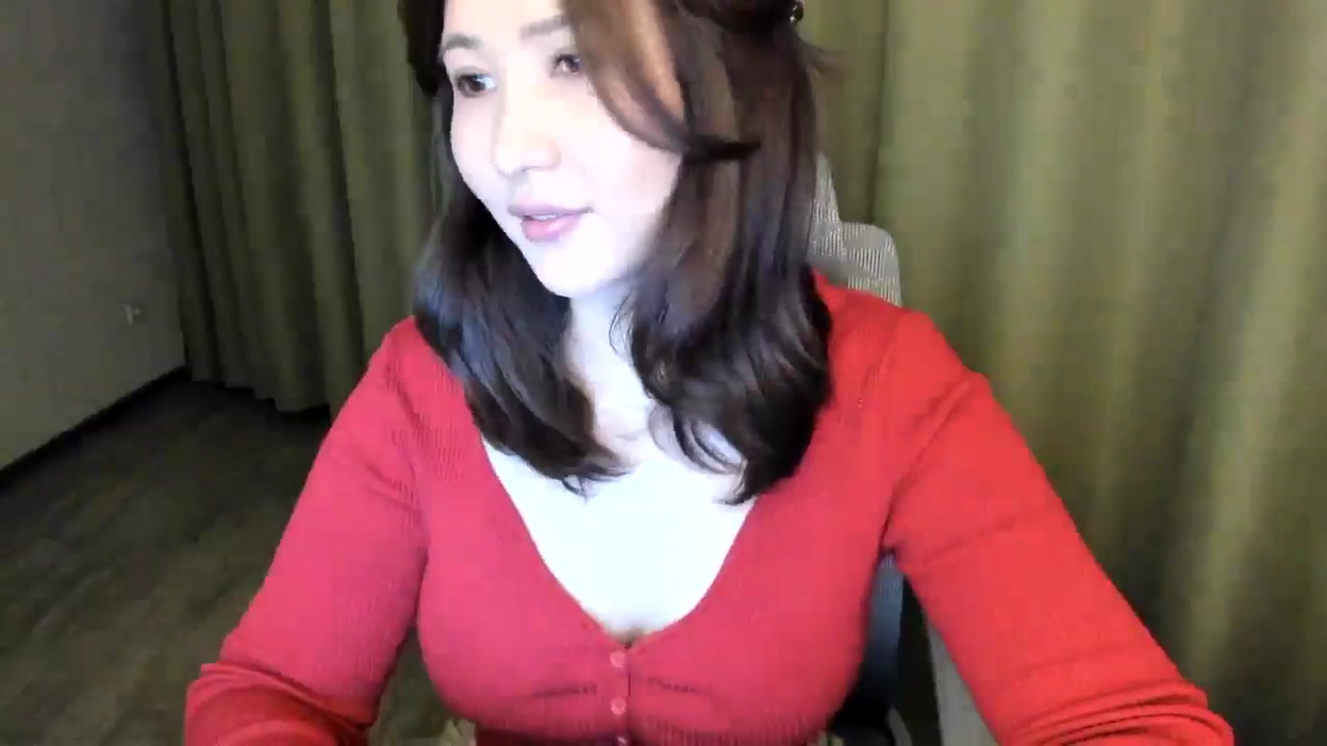 Gallery image thumbnail from Elfleurit's myfreecams stream on, 05/21/2024, 20:05 image 7 of 20