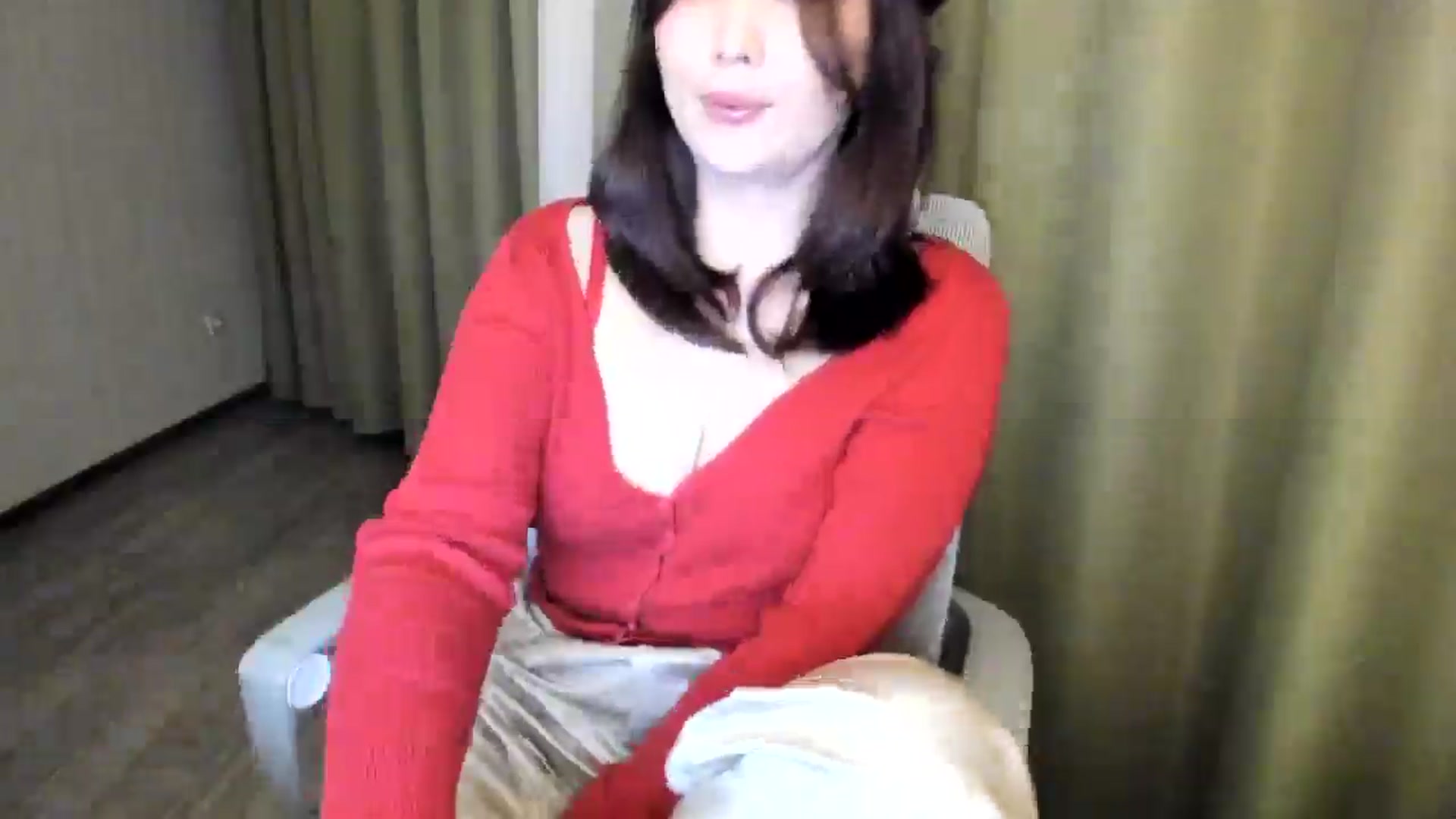 Gallery image thumbnail from Elfleurit's myfreecams stream on, 05/21/2024, 22:21 image 5 of 20