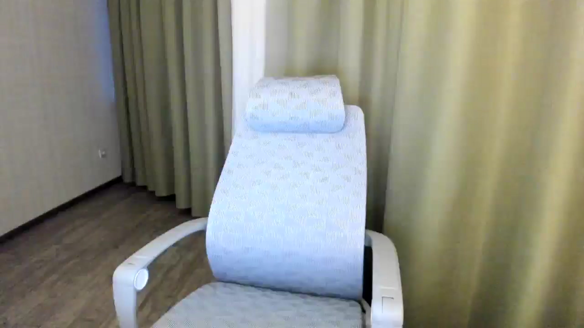 Gallery image thumbnail from Elfleurit's myfreecams stream on, 05/21/2024, 22:59 image 18 of 20