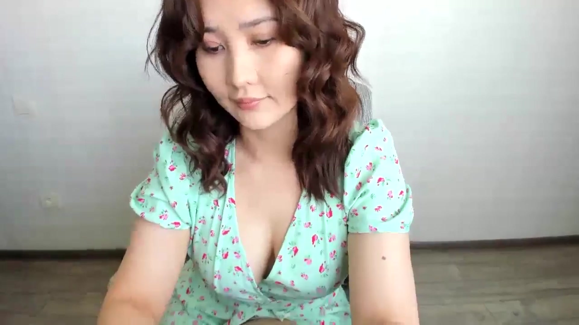 Gallery image thumbnail from Elfleurit's myfreecams stream on, 05/27/2024, 05:50 image 4 of 20