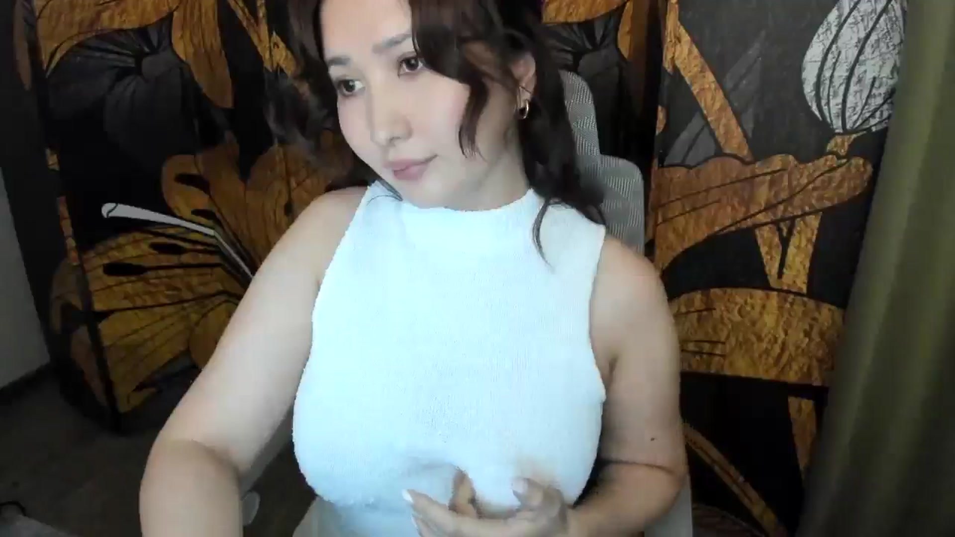 Gallery image thumbnail from Elfleurit's myfreecams stream on, 05/30/2024, 20:56 image 16 of 20
