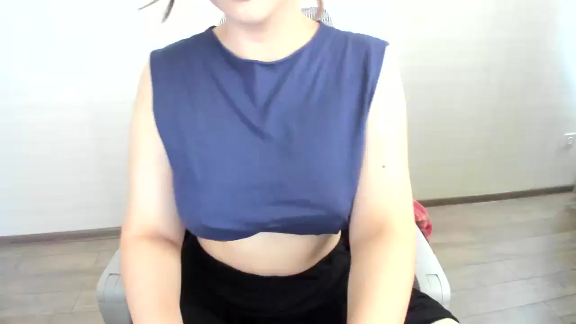Gallery image thumbnail from Elfleurit's myfreecams stream on, 06/06/2024, 05:23 image 5 of 20