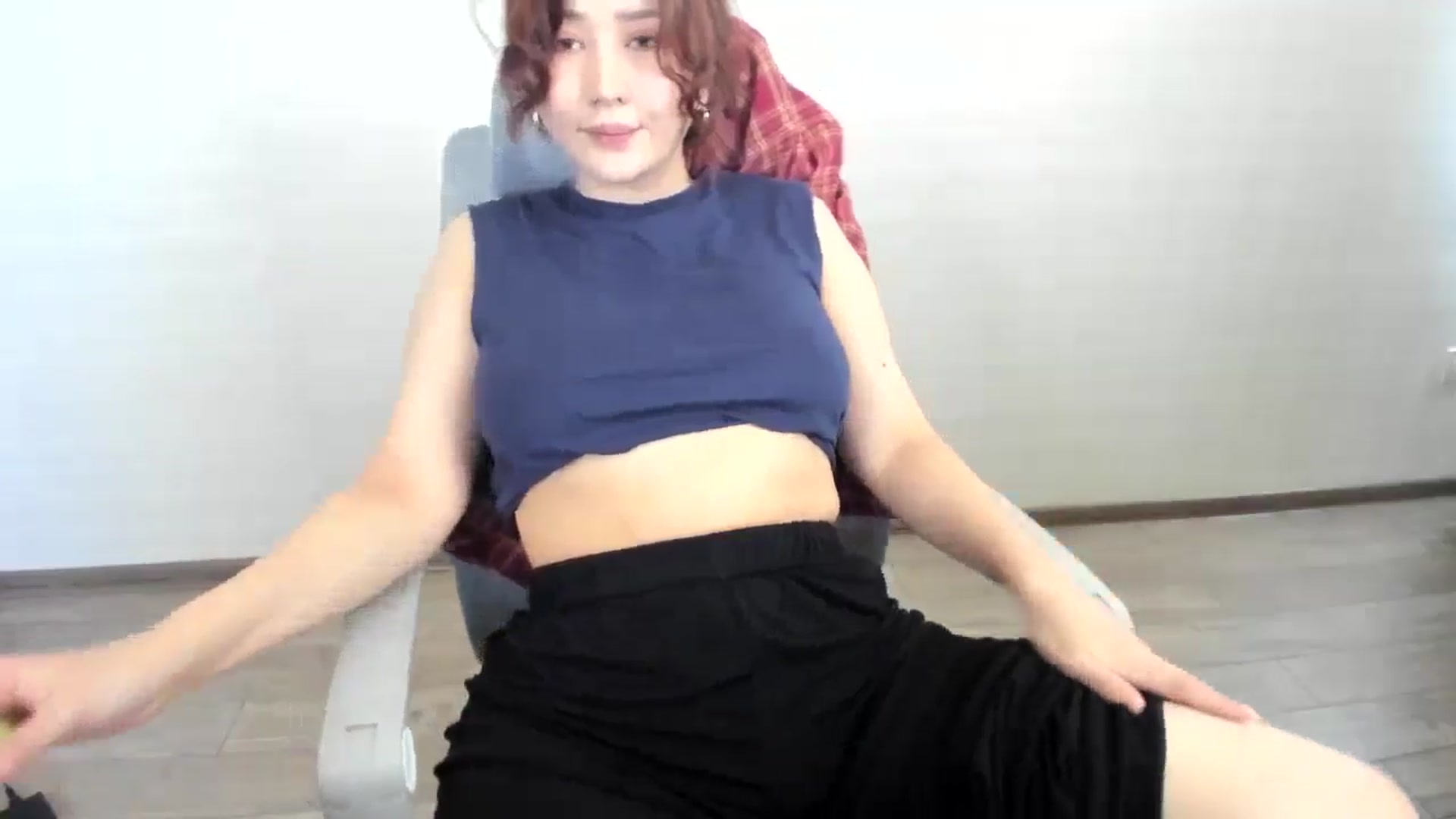 Gallery image thumbnail from Elfleurit's myfreecams stream on, 06/06/2024, 06:56 image 8 of 20