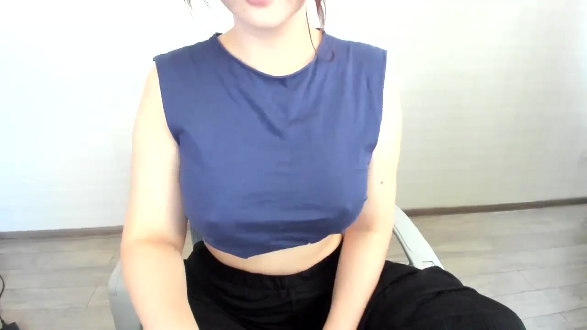 Gallery image thumbnail from Elfleurit's myfreecams stream on, 06/06/2024, 06:56 image 3 of 20