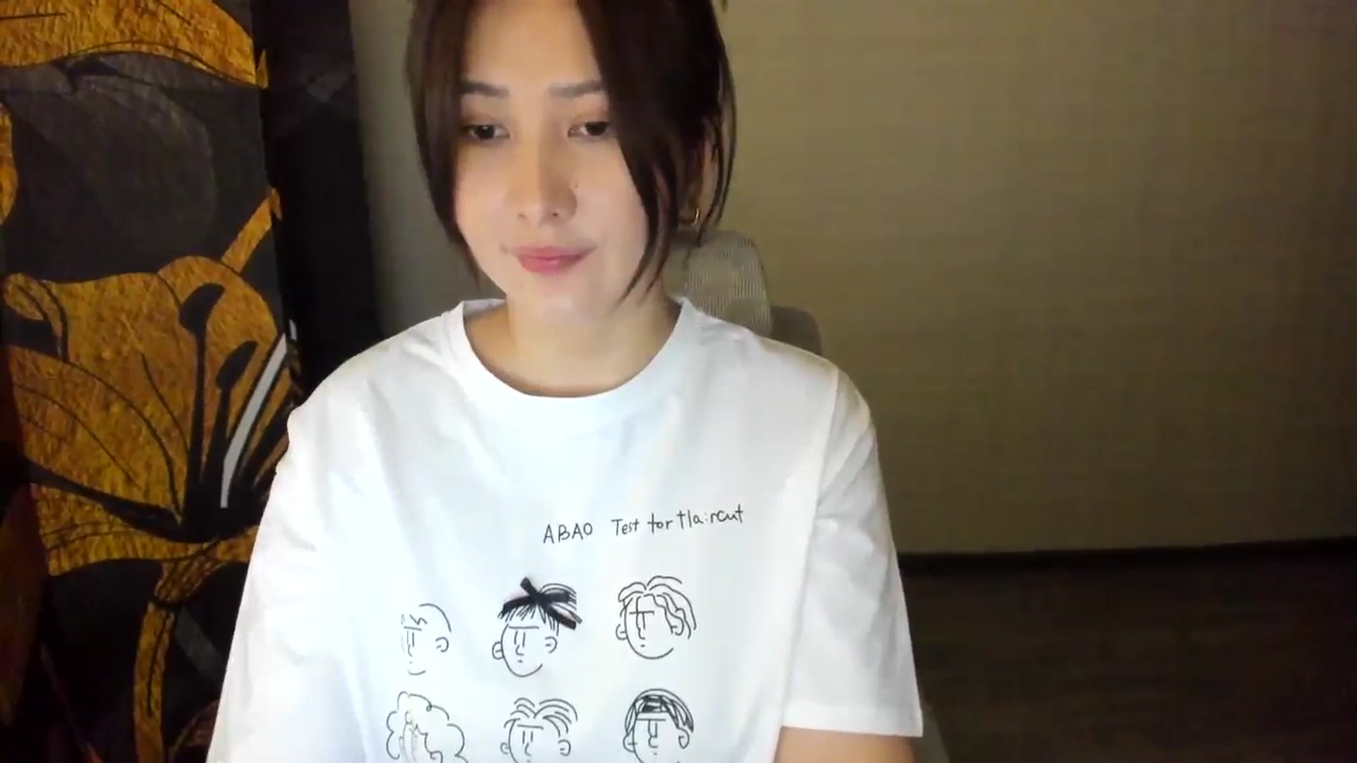 Gallery image thumbnail from Elfleurit's myfreecams stream on, 06/19/2024, 18:04 image 3 of 20