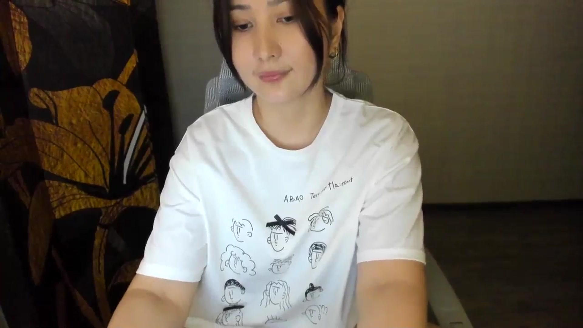 Gallery image thumbnail from Elfleurit's myfreecams stream on, 06/19/2024, 18:32 image 6 of 20
