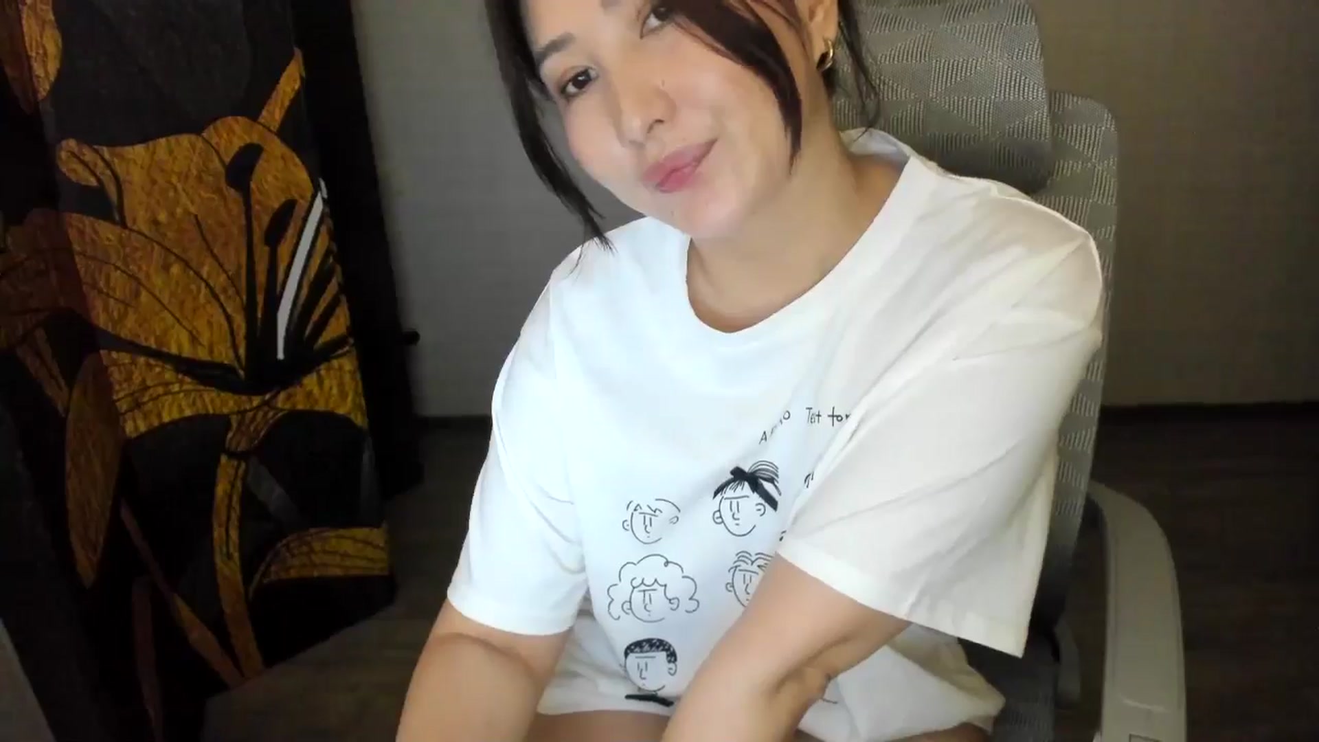 Gallery image thumbnail from Elfleurit's myfreecams stream on, 06/19/2024, 18:32 image 5 of 20