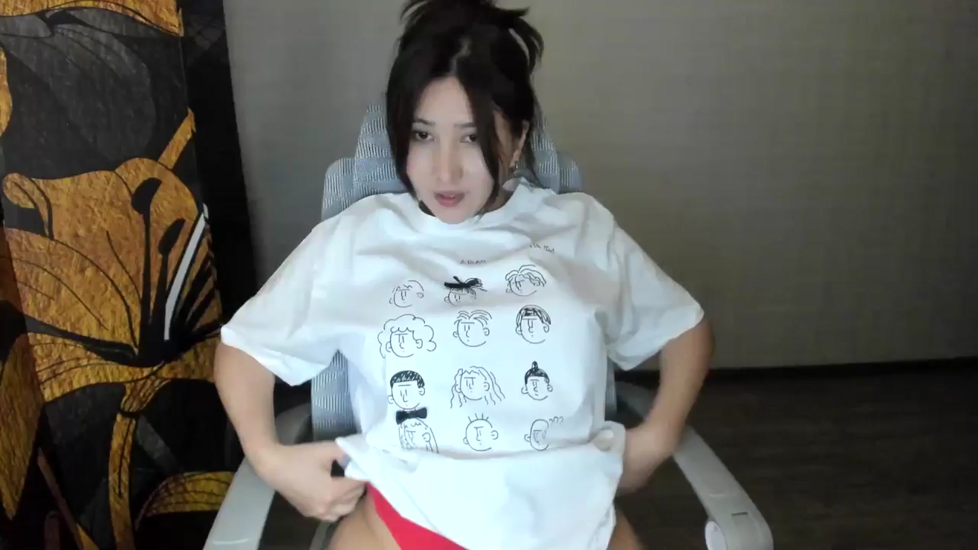 Gallery image thumbnail from Elfleurit's myfreecams stream on, 06/19/2024, 18:54 image 16 of 20