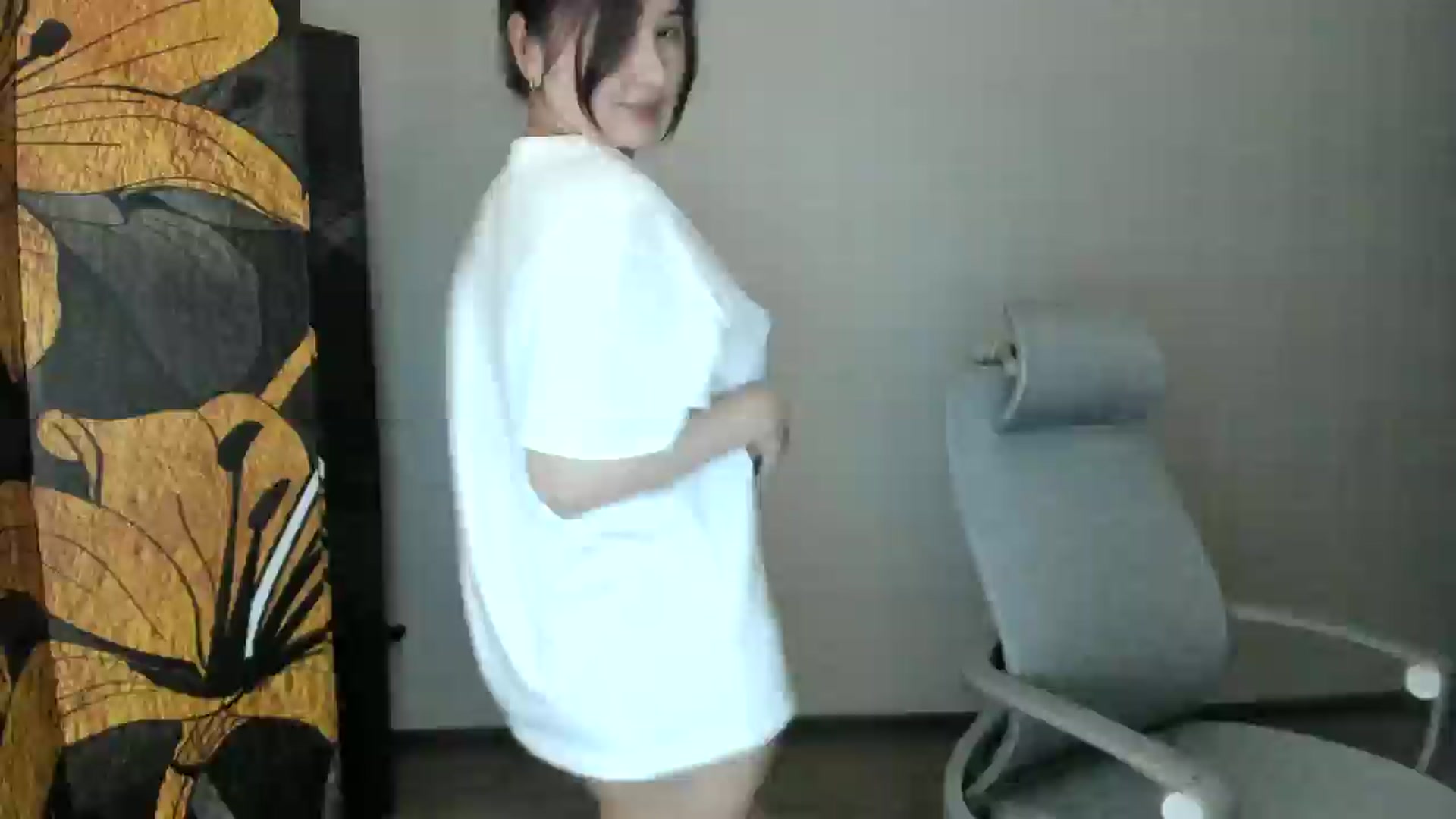 Gallery image thumbnail from Elfleurit's myfreecams stream on, 06/19/2024, 18:54 image 11 of 20