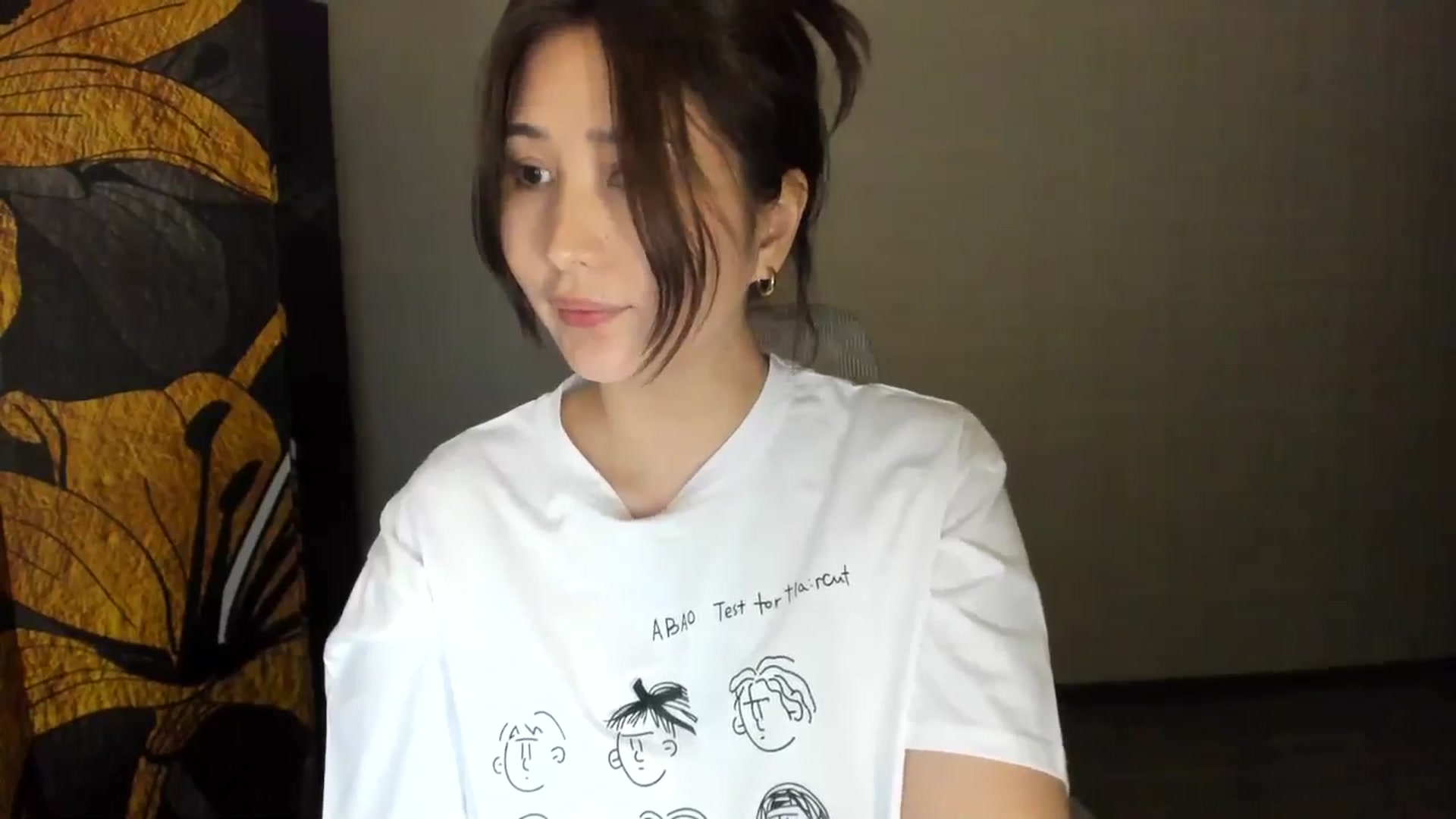 Gallery image thumbnail from Elfleurit's myfreecams stream on, 06/19/2024, 19:20 image 10 of 20