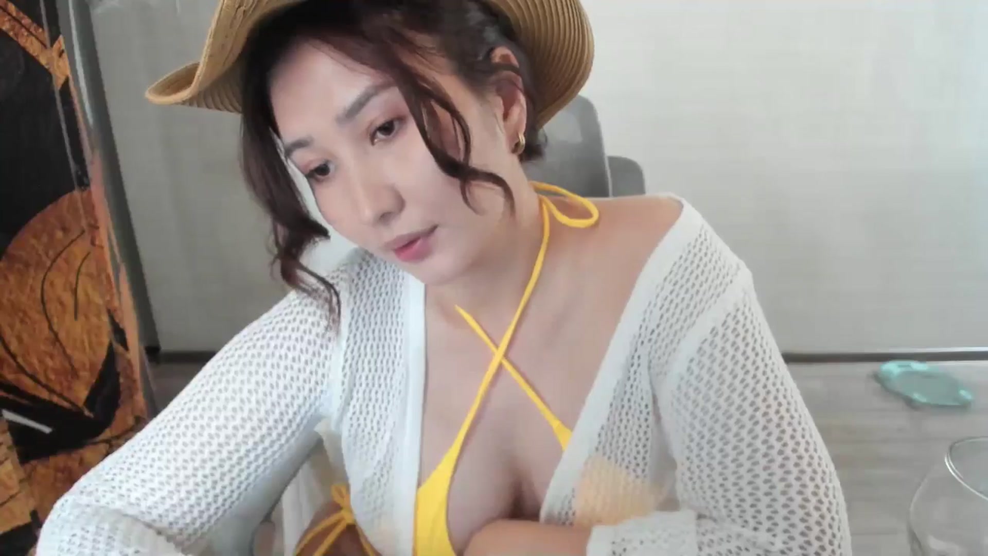 Gallery image thumbnail from Elfleurit's myfreecams stream on, 06/30/2024, 12:28 image 14 of 20
