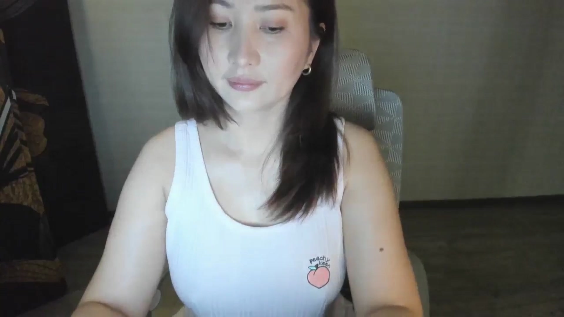 Gallery image thumbnail from Elfleurit's myfreecams stream on, 07/02/2024, 17:39 image 4 of 20