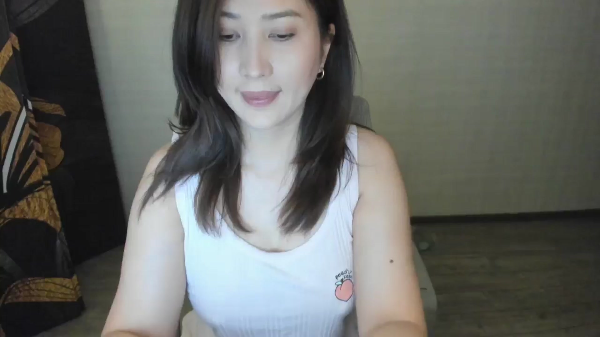 Gallery image thumbnail from Elfleurit's myfreecams stream on, 07/02/2024, 18:16 image 3 of 20
