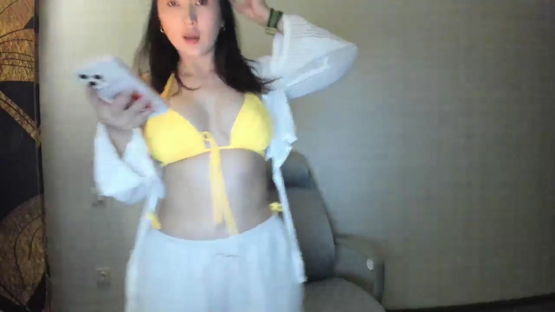 Gallery image thumbnail from Elfleurit's myfreecams stream on, 07/03/2024, 17:25 image 8 of 20