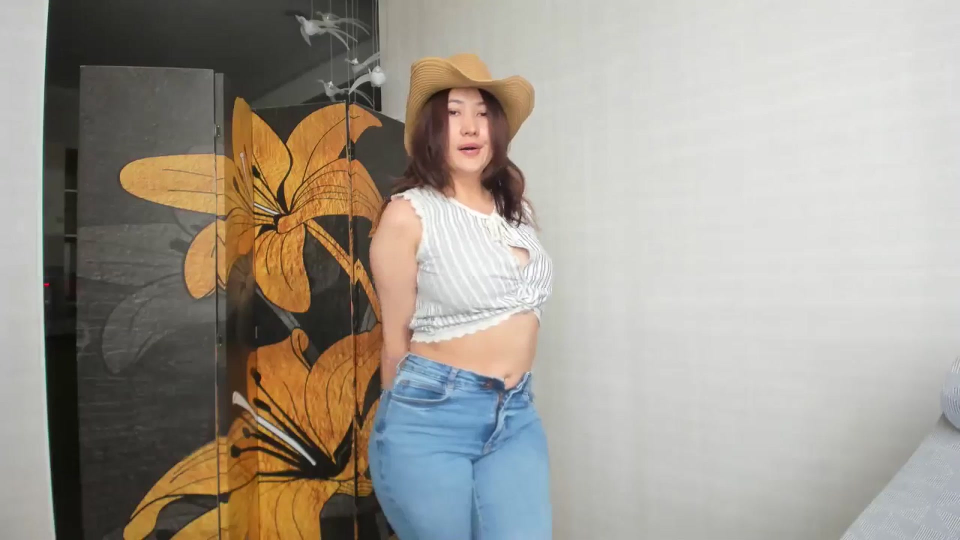 Gallery image thumbnail from Elfleurit's myfreecams stream on, 07/14/2024, 02:17 image 12 of 20