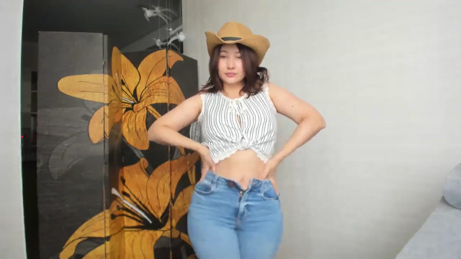 Gallery image thumbnail from Elfleurit's myfreecams stream on, 07/14/2024, 02:17 image 9 of 20