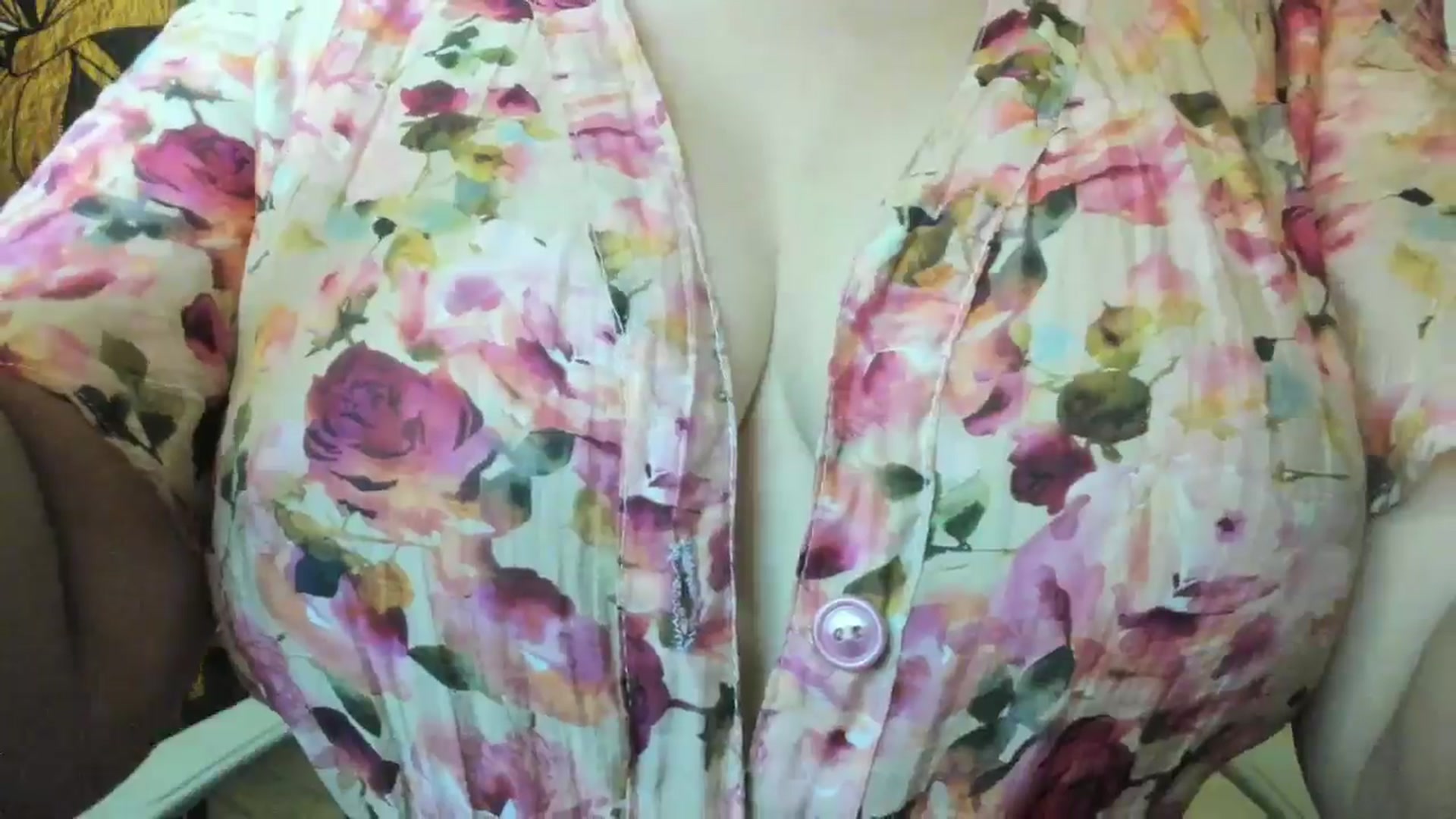 Gallery image thumbnail from Elfleurit's myfreecams stream on, 07/15/2024, 19:22 image 2 of 20