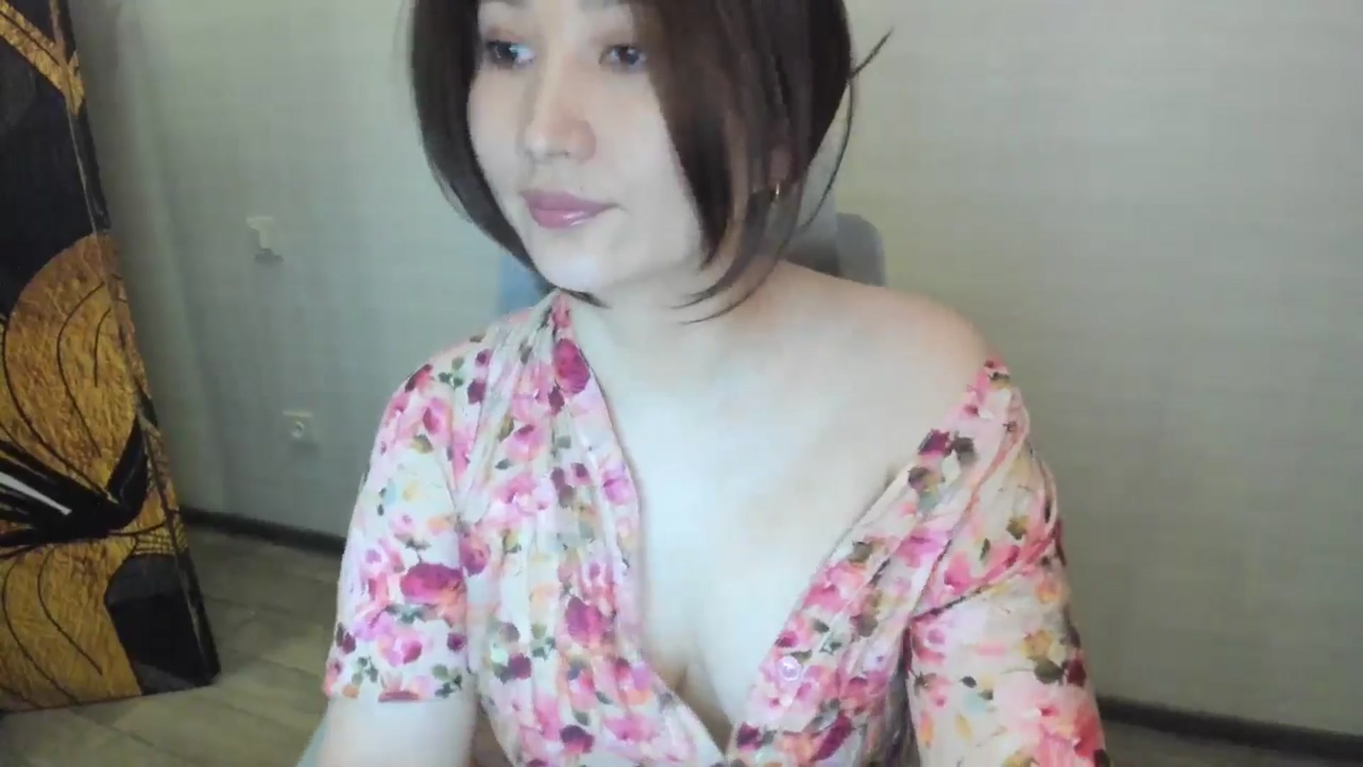 Gallery image thumbnail from Elfleurit's myfreecams stream on, 07/15/2024, 20:41 image 6 of 20
