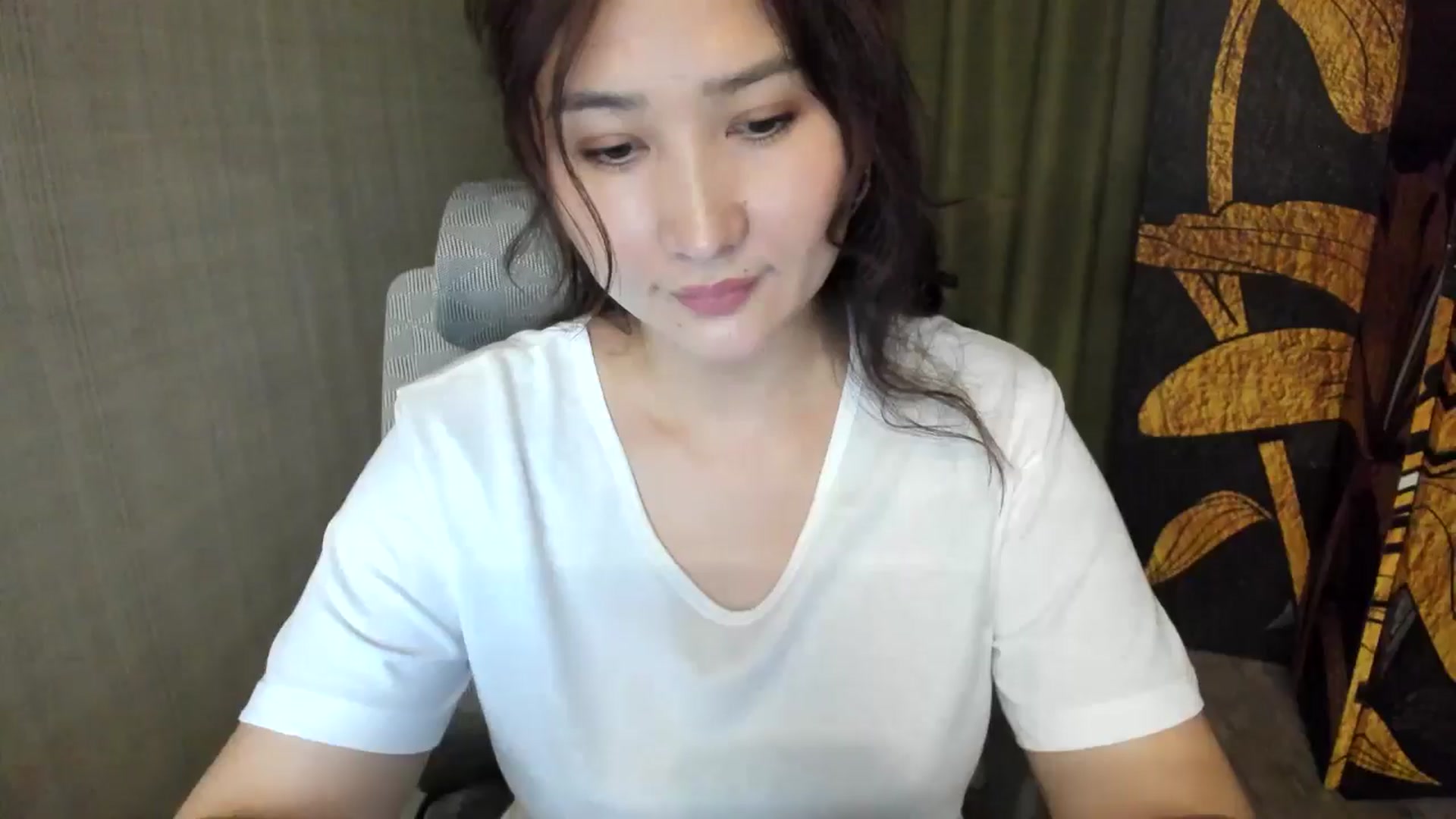 Gallery image thumbnail from Elfleurit's myfreecams stream on, 07/17/2024, 17:46 image 2 of 20