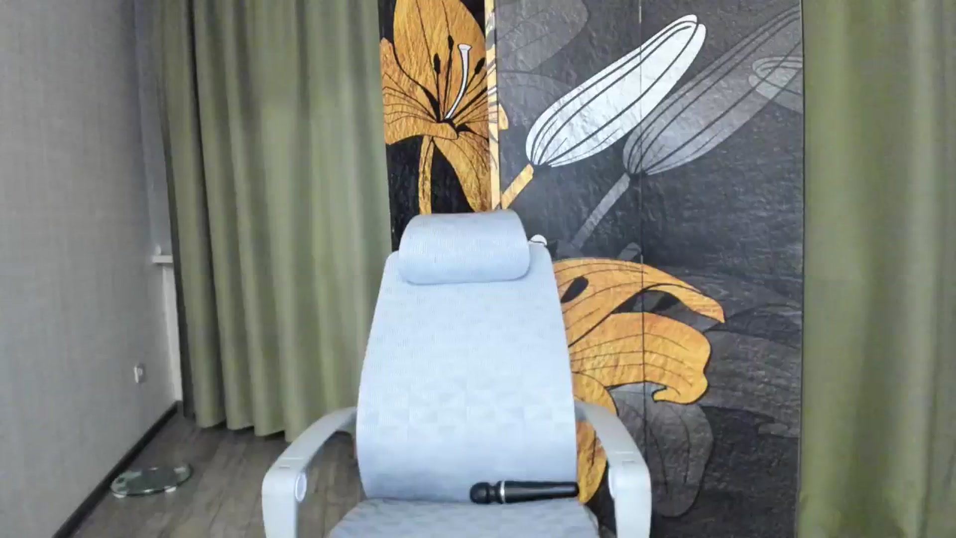 Gallery image thumbnail from Elfleurit's myfreecams stream on, 07/19/2024, 17:10 image 15 of 20
